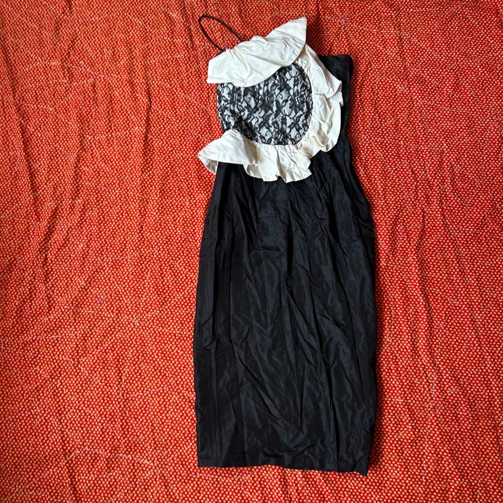 Vintage 1980s Gunne Sax Jessica McClintock Black Lace Ruffle One strap Dress